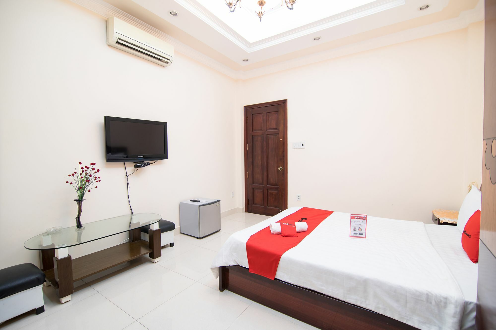 Hotel Reddoorz Near Pico Plaza Cong Hoa Ho-Chi-Minh-Stadt Exterior foto