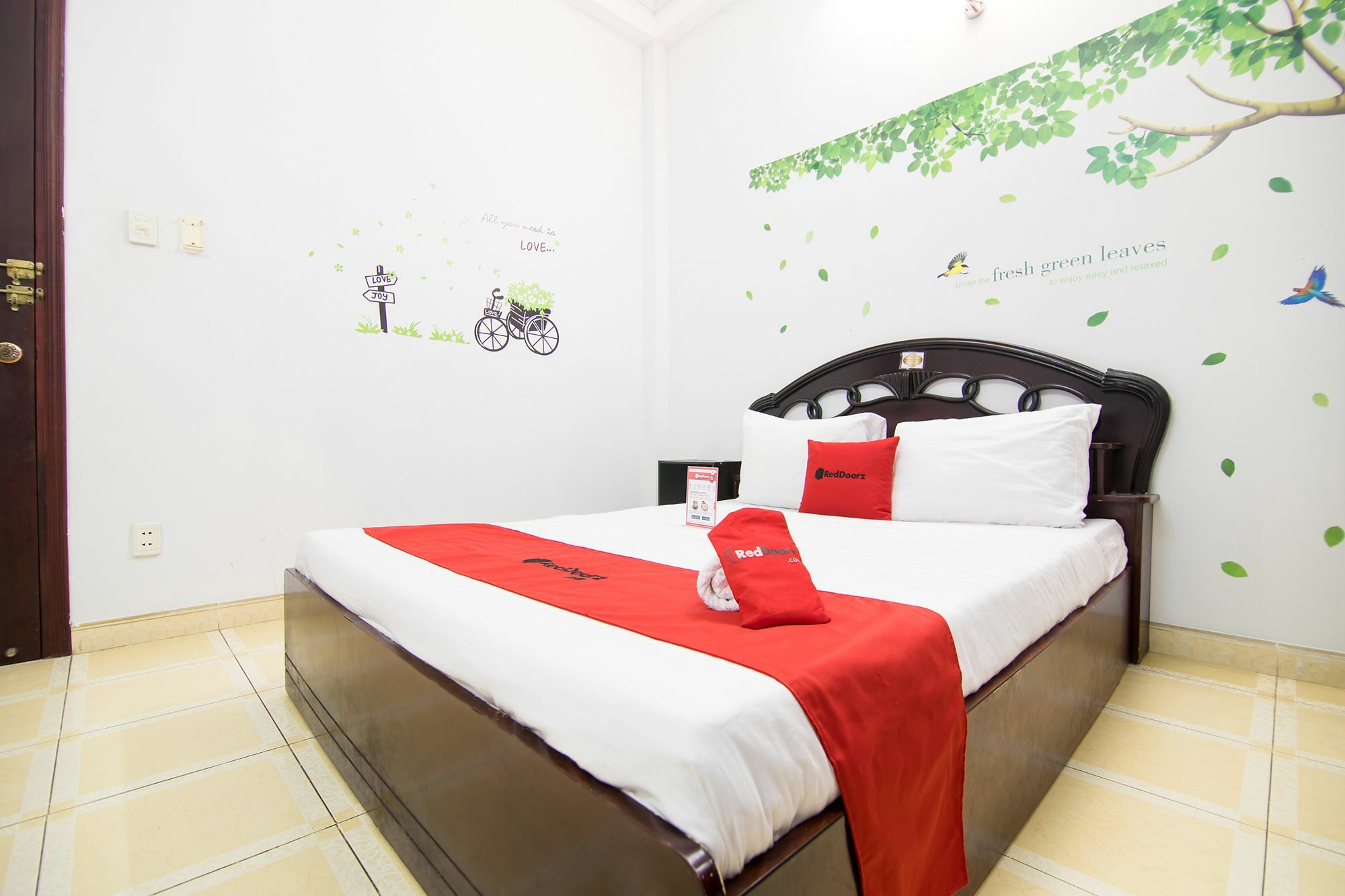 Hotel Reddoorz Near Pico Plaza Cong Hoa Ho-Chi-Minh-Stadt Exterior foto