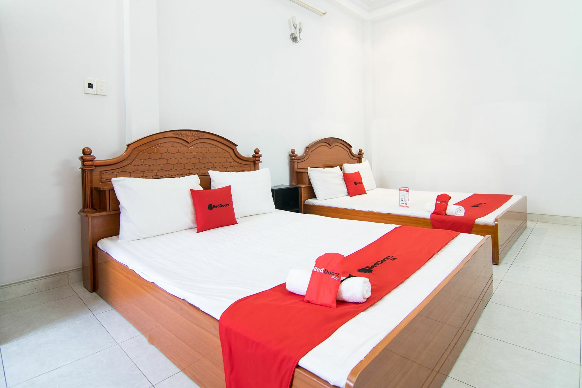 Hotel Reddoorz Near Pico Plaza Cong Hoa Ho-Chi-Minh-Stadt Exterior foto