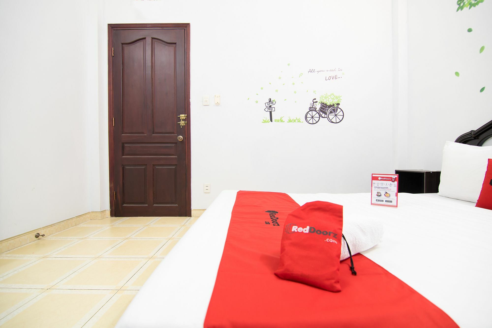 Hotel Reddoorz Near Pico Plaza Cong Hoa Ho-Chi-Minh-Stadt Exterior foto
