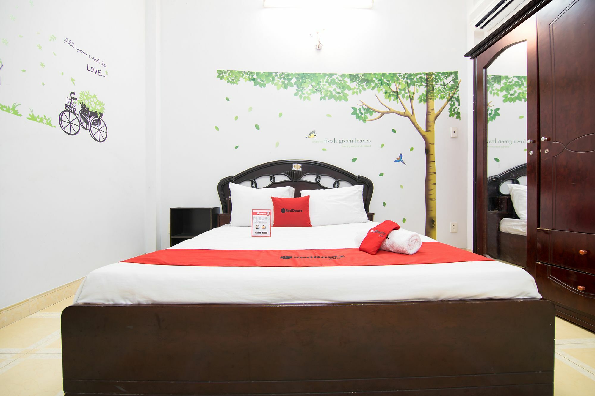 Hotel Reddoorz Near Pico Plaza Cong Hoa Ho-Chi-Minh-Stadt Exterior foto